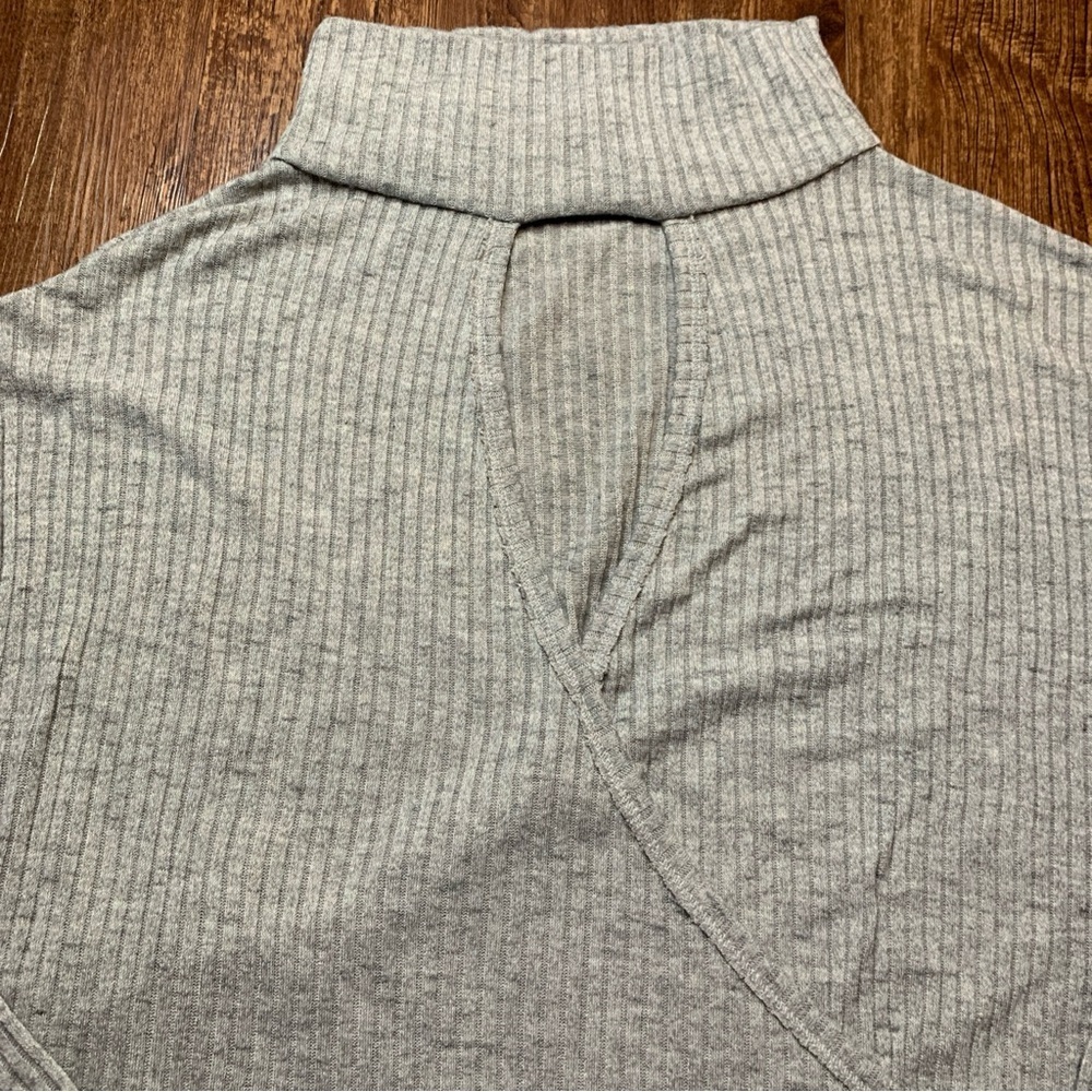 ASTR The Label Grey Cutout Mock Neck Ribbed Knit Sweater Cozy Feminine Size L - Picture 8 of 13